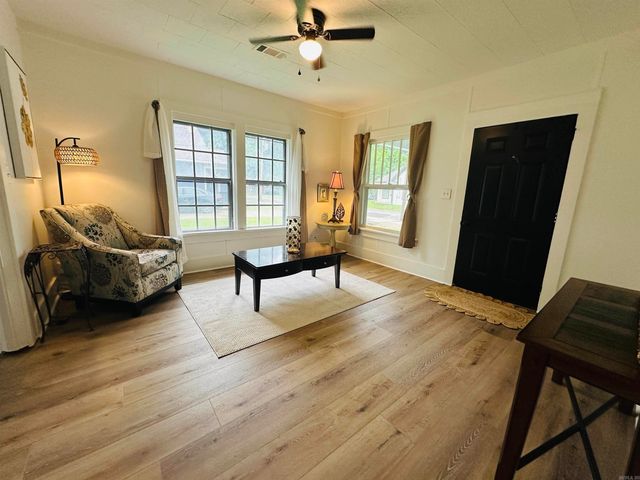 1828 Johnston Avenue, Conway, AR 72034