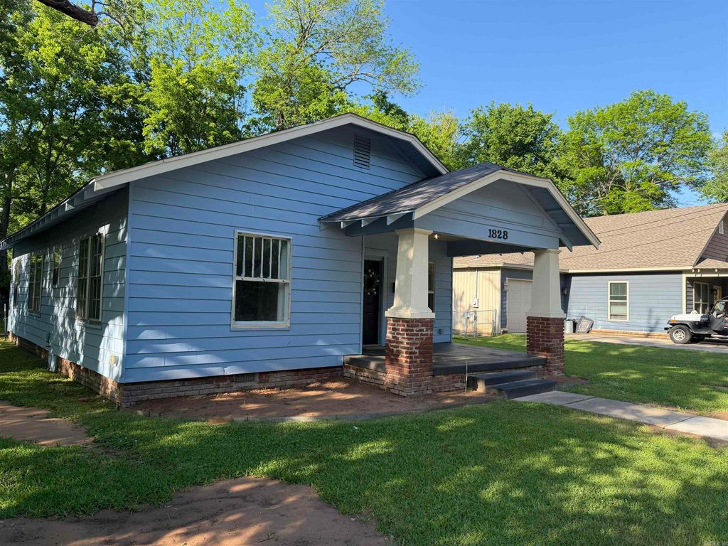 1828 Johnston Avenue, Conway, AR 72034