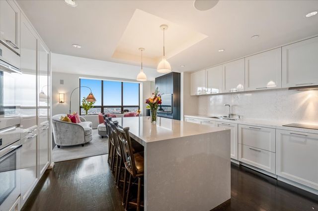 180 E Pearson Street 5107, Chicago, IL 60611