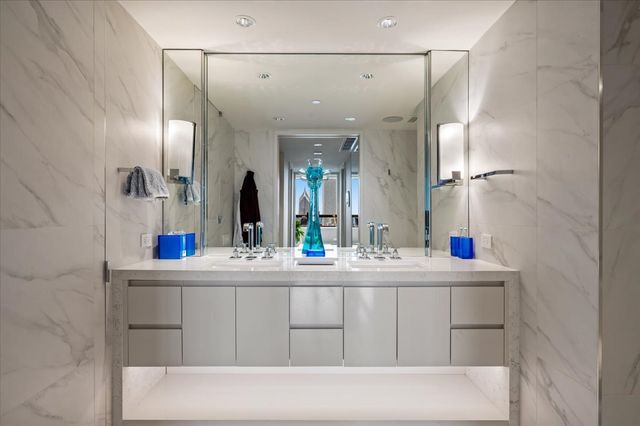 180 E Pearson Street 5107, Chicago, IL 60611