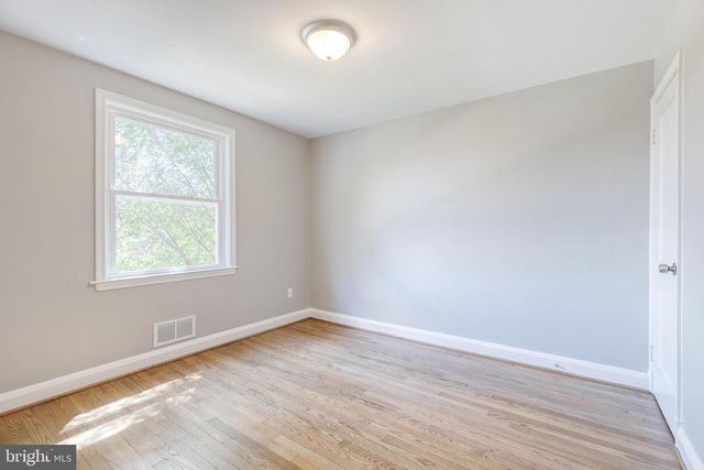 633 LUCIA AVE, Baltimore, MD 21229