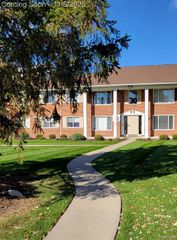 24111 Meridian Road 120, Grosse Ile, MI 48138