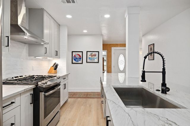 4709 York Hill DR, Austin, TX 78723