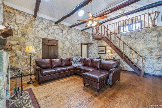 959 Highland Dr, Bandera, TX 78003