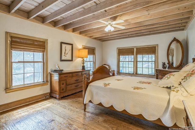 959 Highland Dr, Bandera, TX 78003