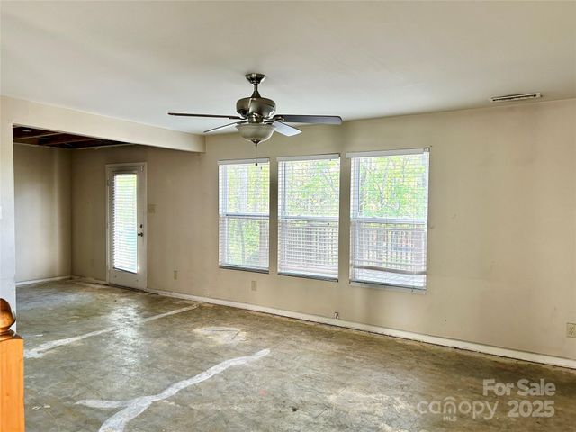 2752 Bramble Ridge Court, Charlotte, NC 28215