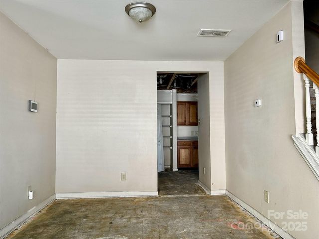 2752 Bramble Ridge Court, Charlotte, NC 28215