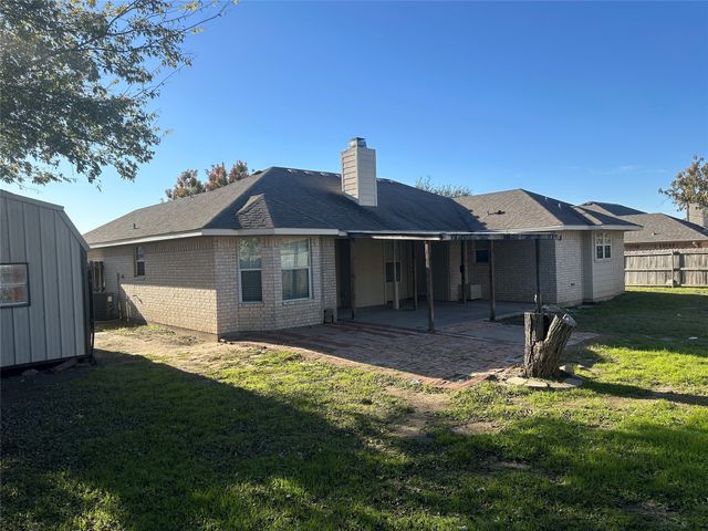 208 Pearl Drive, Hewitt, TX 76643