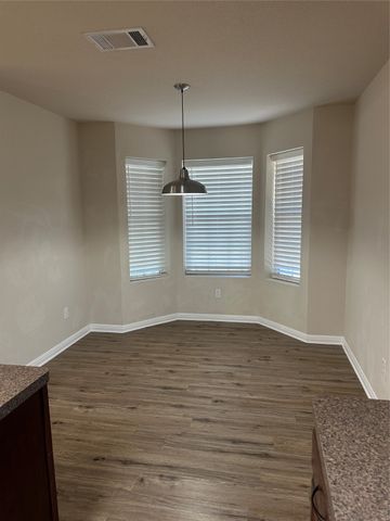 208 Pearl Drive, Hewitt, TX 76643