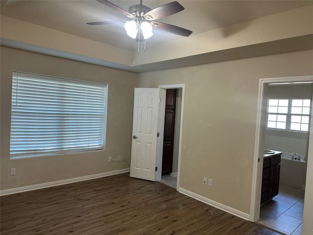 208 Pearl Drive, Hewitt, TX 76643