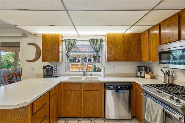 10338 S VIOLET DR, White City, UT 84094