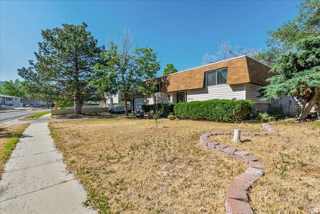 10338 S VIOLET DR, White City, UT 84094