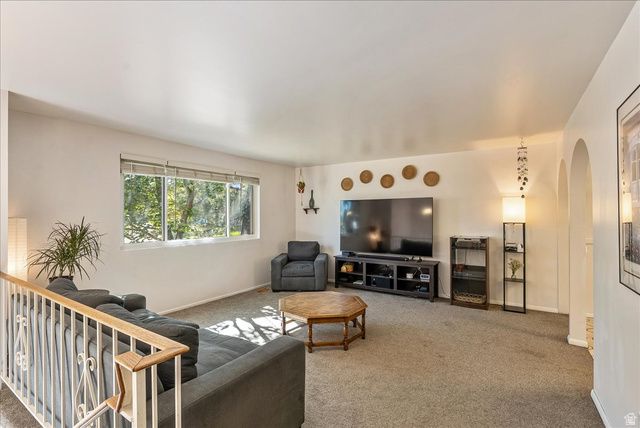 10338 S VIOLET DR, White City, UT 84094