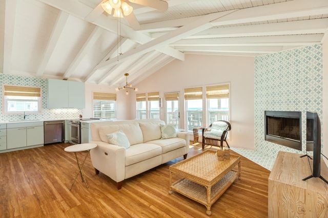 14110 W Beach, Galveston, TX 77554