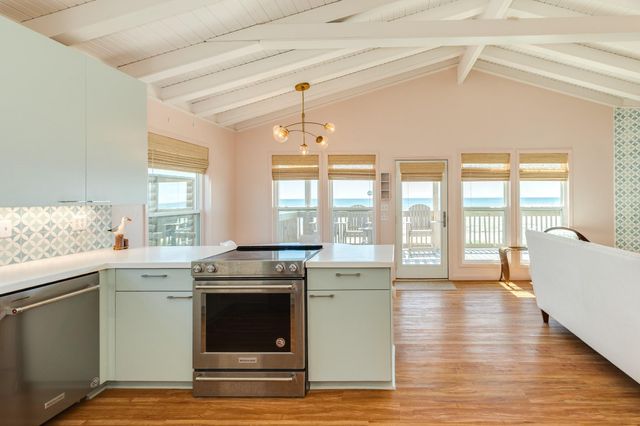 14110 W Beach, Galveston, TX 77554