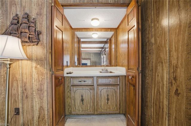 5325 Stewart CT, Virginia Beach, VA 23464