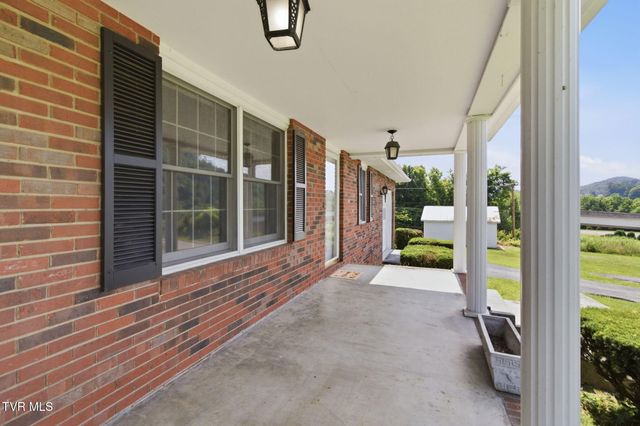 122 East Carters Valley Road, Kingsport, TN 37665