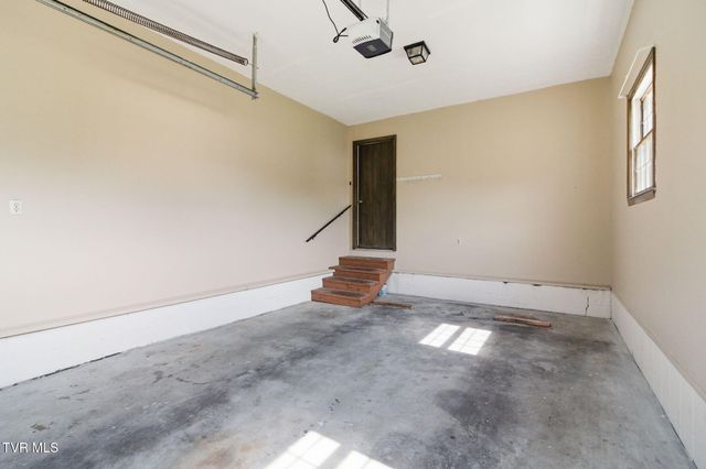 122 East Carters Valley Road, Kingsport, TN 37665