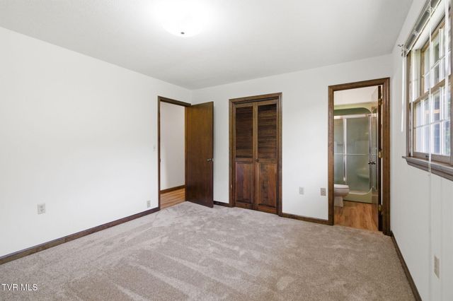 122 East Carters Valley Road, Kingsport, TN 37665