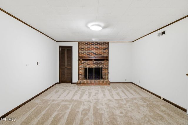 122 East Carters Valley Road, Kingsport, TN 37665