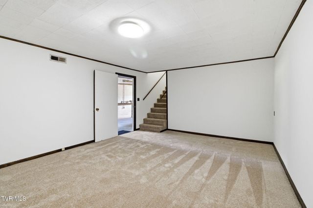 122 East Carters Valley Road, Kingsport, TN 37665