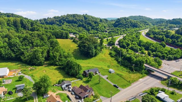 122 East Carters Valley Road, Kingsport, TN 37665
