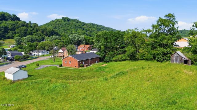 122 East Carters Valley Road, Kingsport, TN 37665