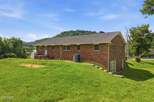 122 East Carters Valley Road, Kingsport, TN 37665