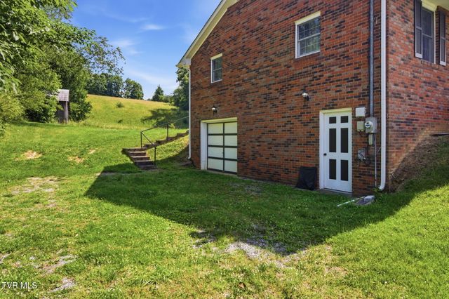 122 East Carters Valley Road, Kingsport, TN 37665