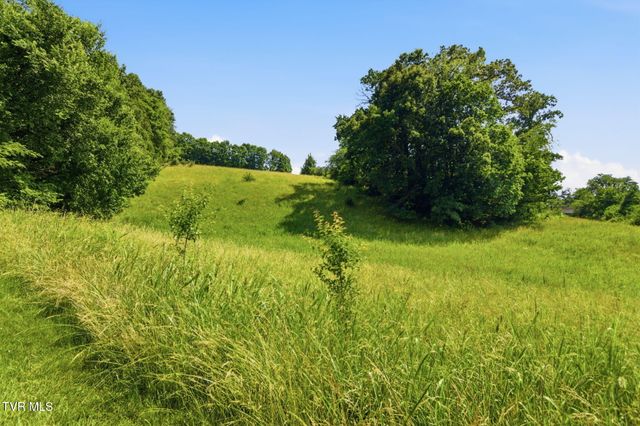 122 East Carters Valley Road, Kingsport, TN 37665