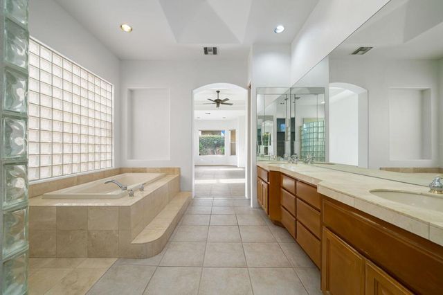 13 Hillcrest Drive, Palm Desert, CA 92260