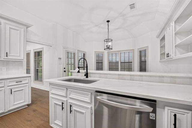 4415 Country Club View, Baytown, TX 77521