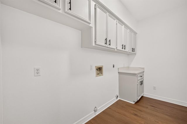 4415 Country Club View, Baytown, TX 77521