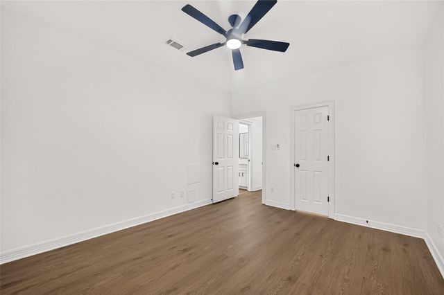 4415 Country Club View, Baytown, TX 77521