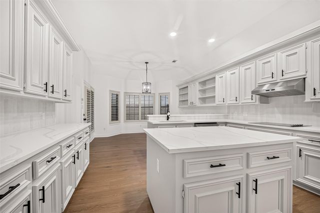 4415 Country Club View, Baytown, TX 77521