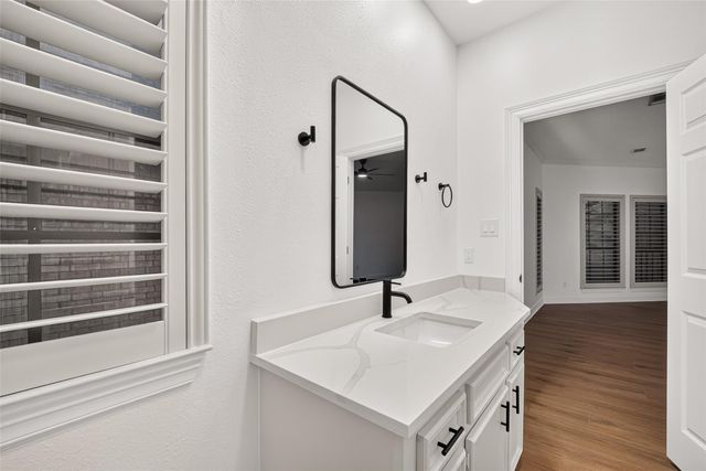 4415 Country Club View, Baytown, TX 77521