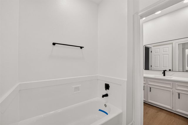 4415 Country Club View, Baytown, TX 77521
