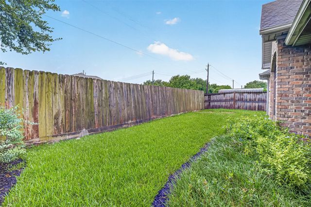 4415 Country Club View, Baytown, TX 77521
