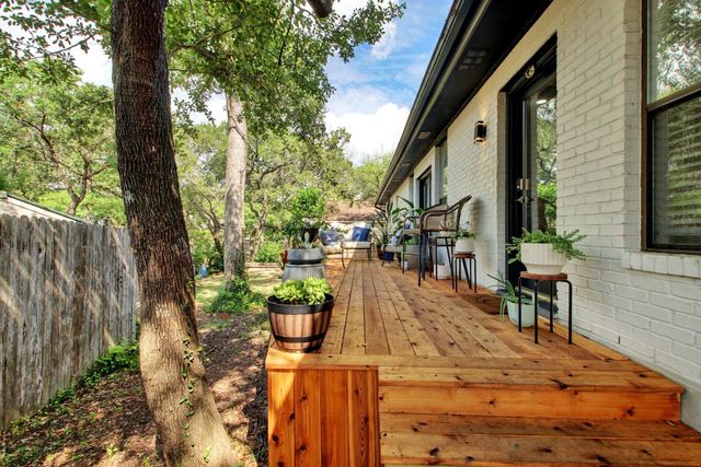 7103 Anaqua DR, Austin, TX 78750