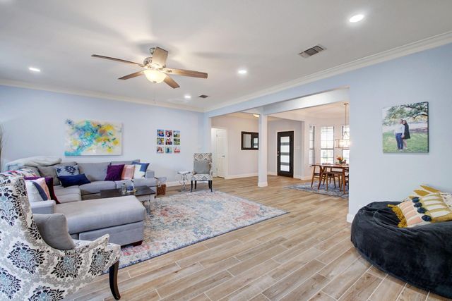 7103 Anaqua DR, Austin, TX 78750