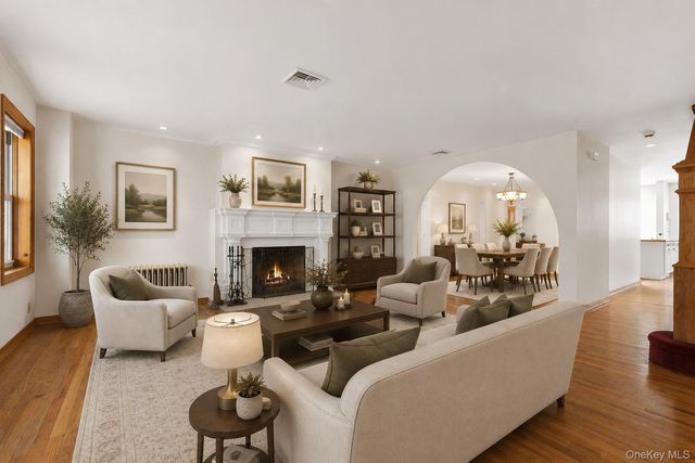 3039 36th Street, Astoria, NY 11103