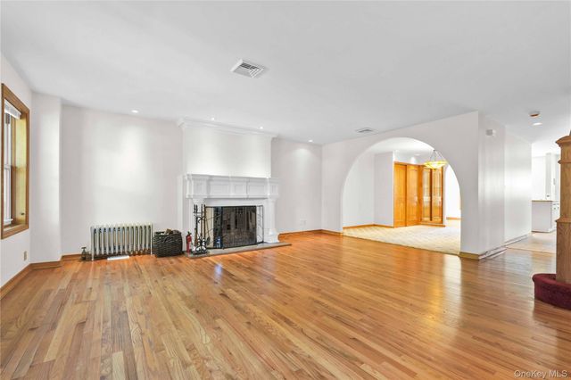 3039 36th Street, Astoria, NY 11103