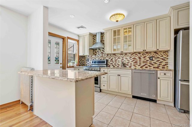 3039 36th Street, Astoria, NY 11103