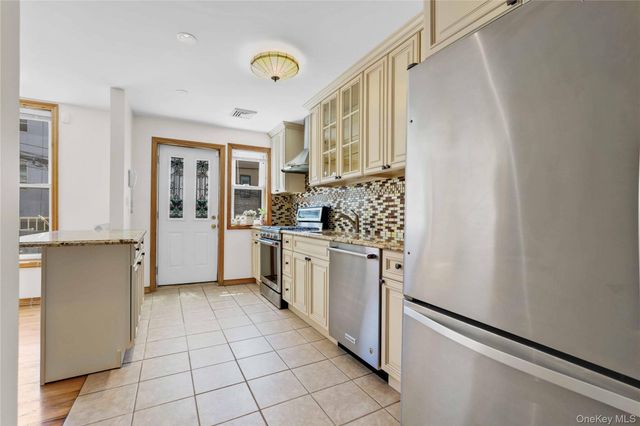 3039 36th Street, Astoria, NY 11103