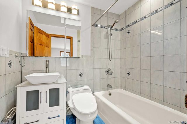 3039 36th Street, Astoria, NY 11103