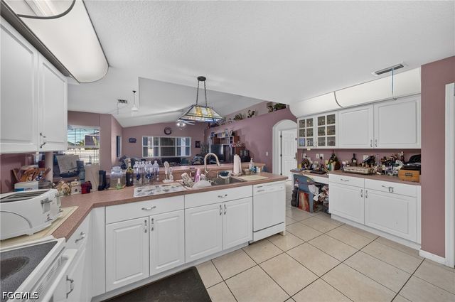 1224 NW 38th AVE, Cape Coral, FL 33993