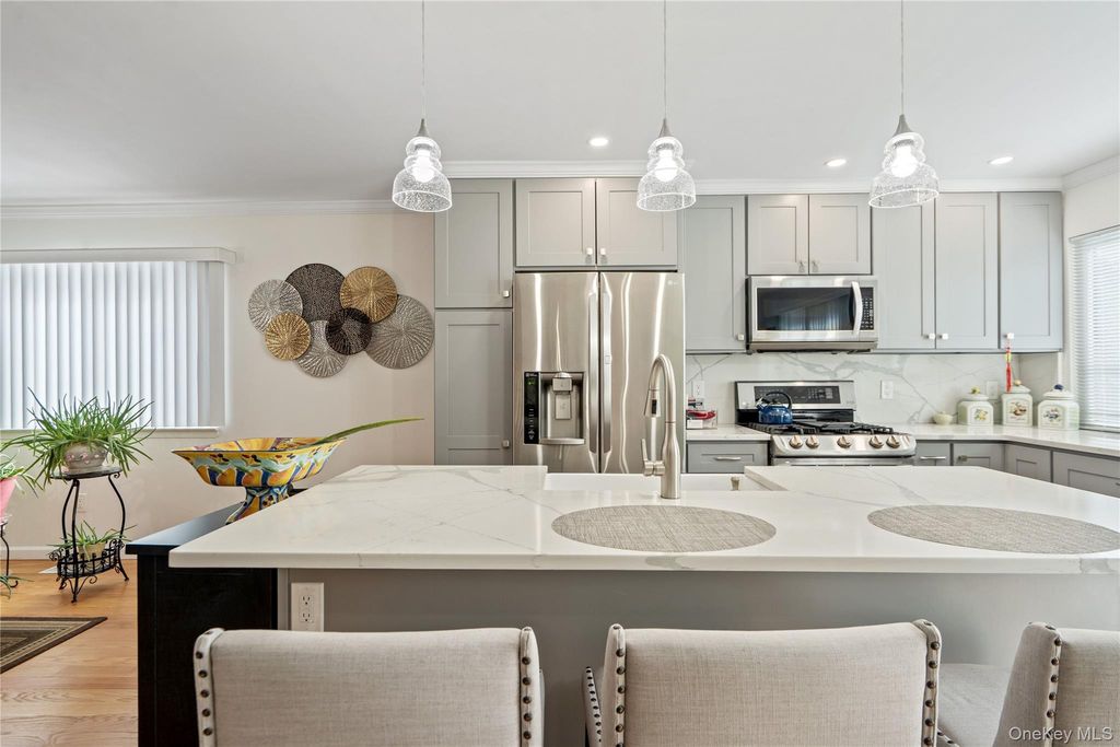 1790 Front Street 28, East Meadow, NY 11554