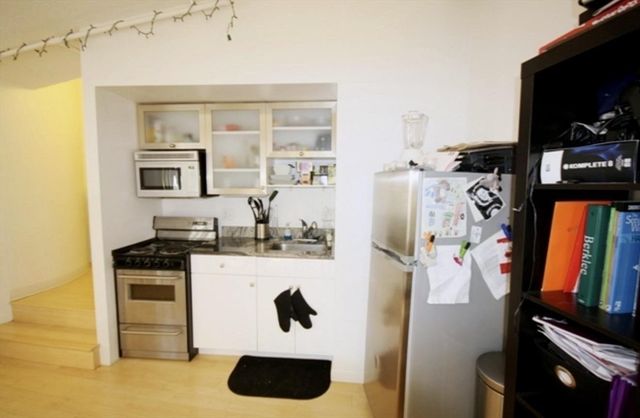 12 Stoneholm St 321, Boston, MA 02115