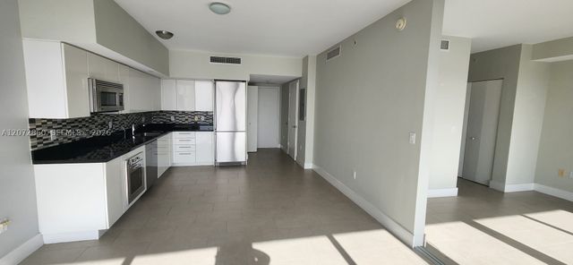 92 SW 3rd St 4308, Miami, FL 33130