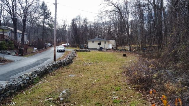 6 Pine St E, Vernon Twp., NJ 07422